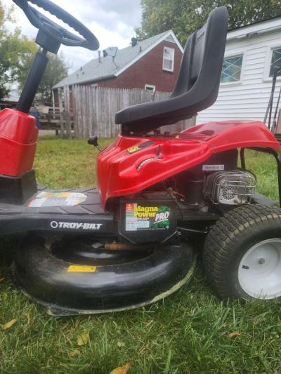 2017 TroyBilt Riding Mower - Thumbnail 4