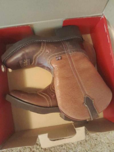 justin cow girls boots still in the box smoke free - Thumbnail 2