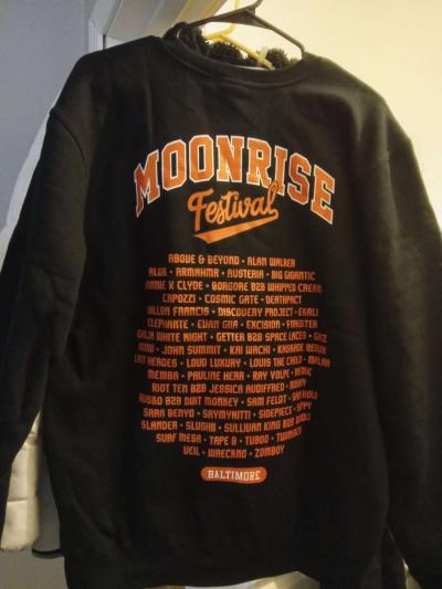 designer crewneck sweater size medium - Thumbnail 3