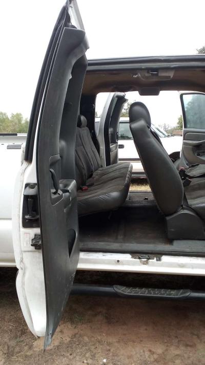03 Chevy Silverado 2500  HD - Thumbnail 2