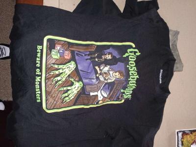 mens tshirts size large and XL  and jeans shorts size 36 - Thumbnail 3
