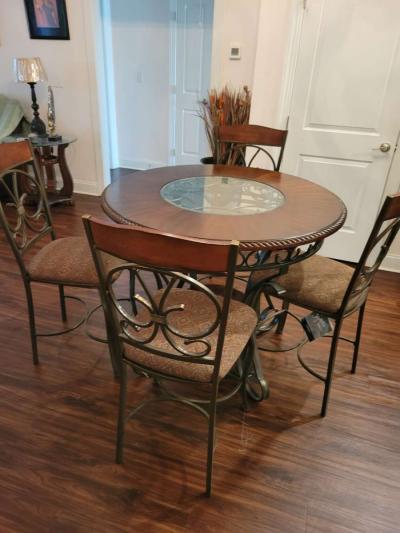 dinner table - Thumbnail 6