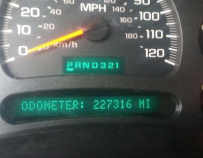 03 Chevy Silverado 2500  HD - Thumbnail 6