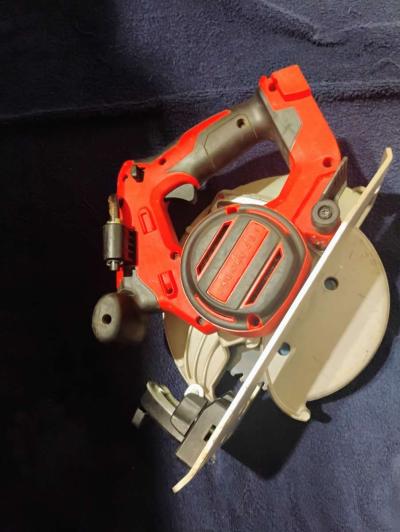 Milwaukee skill saw - Thumbnail 2