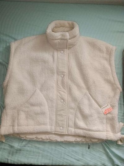 womans  hoodies and beanies and vests etc - Thumbnail 3