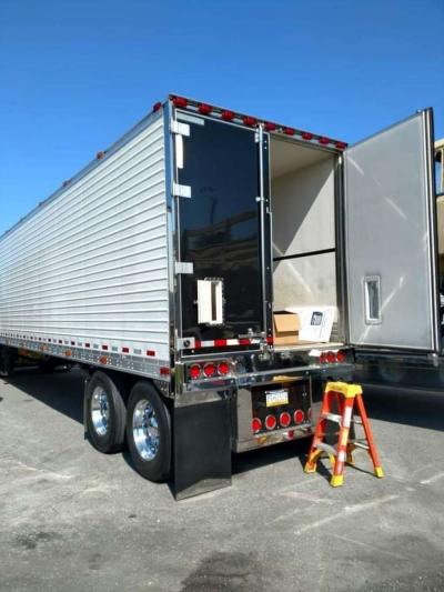 Kenworth Trucks and A Reefer - Thumbnail 5