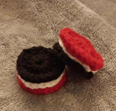 Handmade Crochet CocaCola Oreos - Thumbnail 4