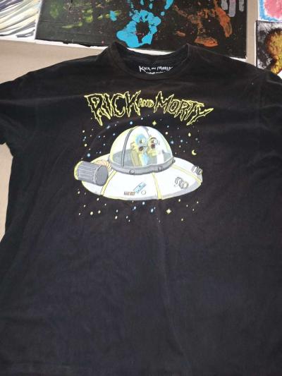 mens tshirts size large and XL  and jeans shorts size 36 - Thumbnail 4