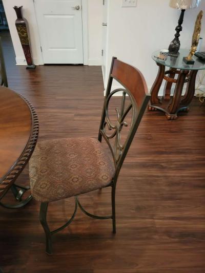 dinner table - Thumbnail 2