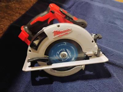 Milwaukee skill saw - Thumbnail 4