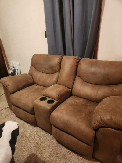 love seat  electric recliners - Thumbnail 3