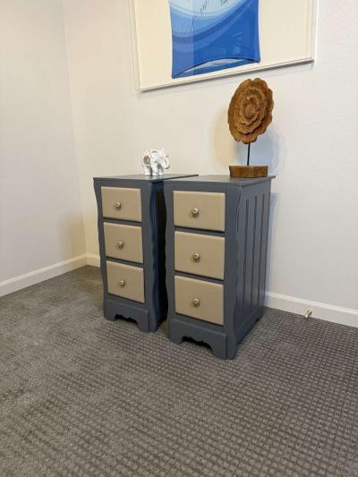 Set of Vintage Nightstands - Thumbnail 2