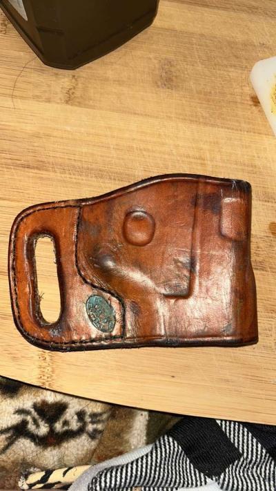 hand made leather gun holder - Thumbnail 2