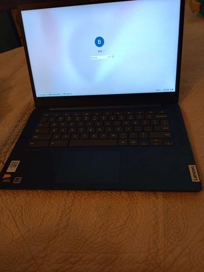 brand new 14 inch 50e touchscreen lenova Chromebook - Thumbnail 3