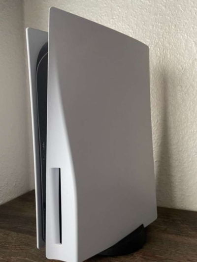 Playstation 5 - Thumbnail 3