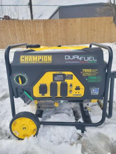 Like New generador Champion 7850 Watts Works Very Well - Thumbnail 3