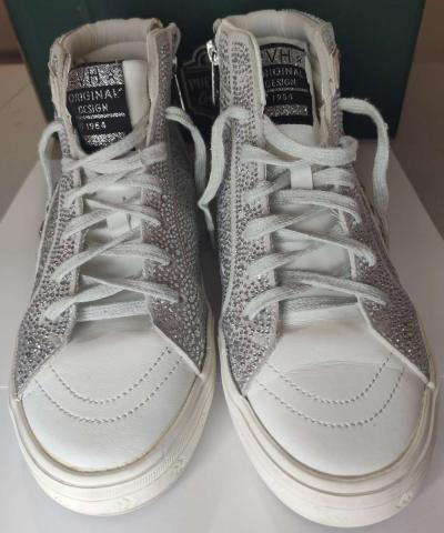 Bonitos tenis marca VH original design - Thumbnail 2