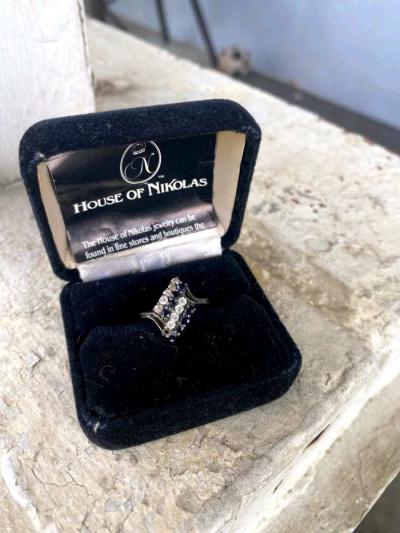 Blue and White simulant Vintage Gem Stone - Thumbnail 3