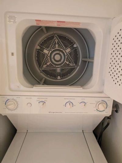 apartment size washer and dry stackable - Thumbnail 3