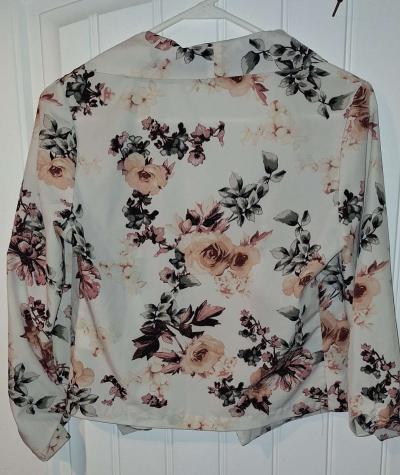 Love Tree Size Medium Silk Floral Blouse - Thumbnail 3