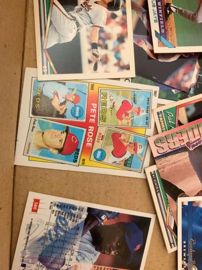 yo yo stamps baseball cards - Thumbnail 3