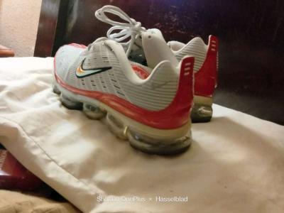 Nike shoes - Thumbnail 2