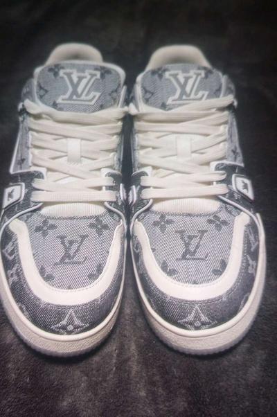Louis Vuitton Trainers size 10 - Thumbnail 2