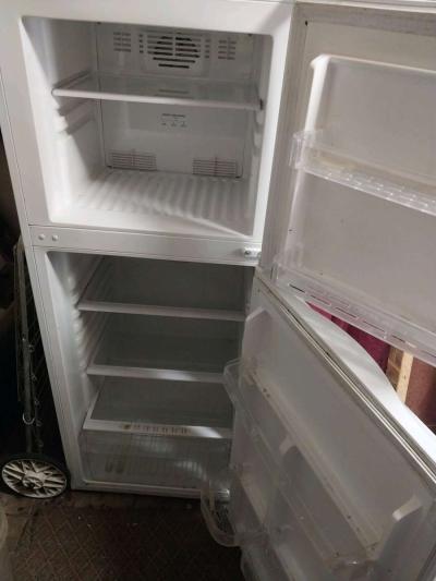 apartment size refrigerator - Thumbnail 3
