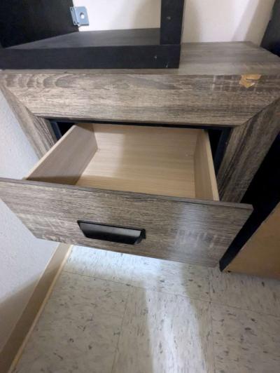 Side bedroom drawers - Thumbnail 3