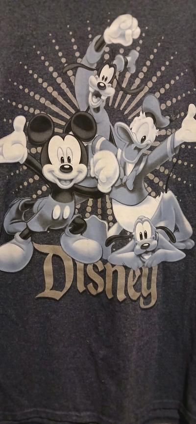 Disney mickey and friends shirt  size xl - Thumbnail 3