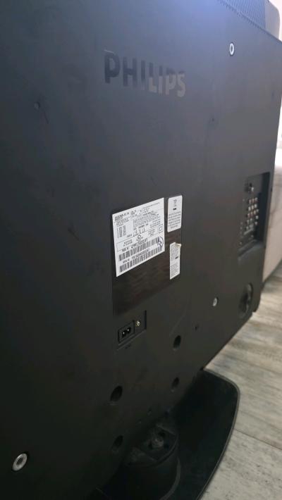 47 Phillips TV - Thumbnail 3
