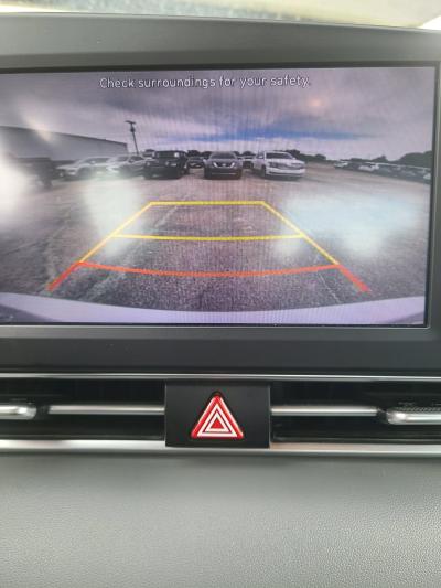 2023 Hyundai Elantra SE - Thumbnail 6