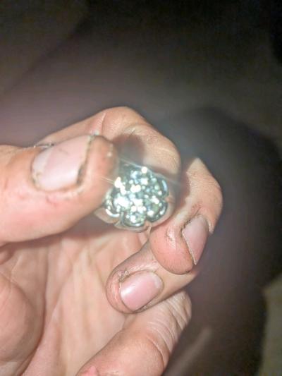 14 k gold diamond cluster ring with over a carat and a half - Thumbnail 7