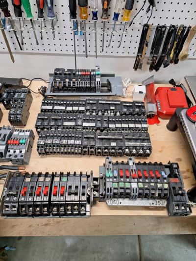 breakers lot - Thumbnail 2