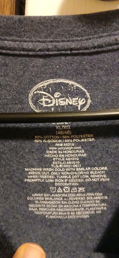 Disney mickey and friends shirt  size xl - Thumbnail 4