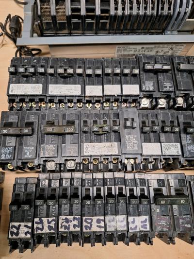 Siemens Breaker lot - Thumbnail 2