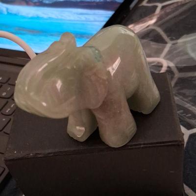 vintage handcarved jade stone elephant figuri - Thumbnail 4