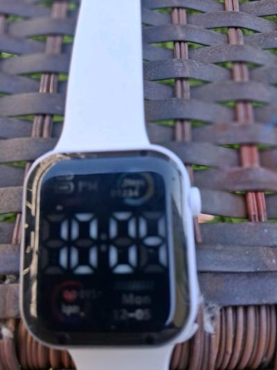 Set of two Ladies Fashionable Watches - Thumbnail 4