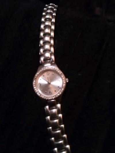 womans watch - Thumbnail 2