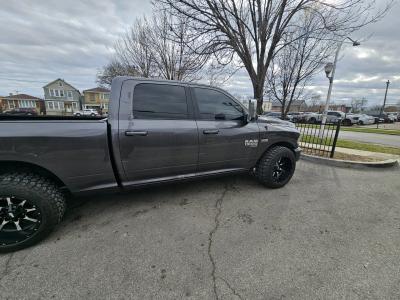 2019 Dodge Ram 1500 quad cab - Thumbnail 7