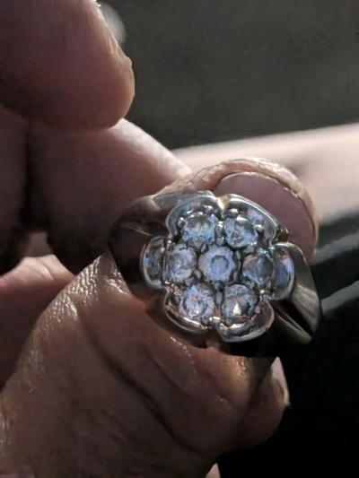 14 k gold diamond cluster ring with over a carat and a half - Thumbnail 10