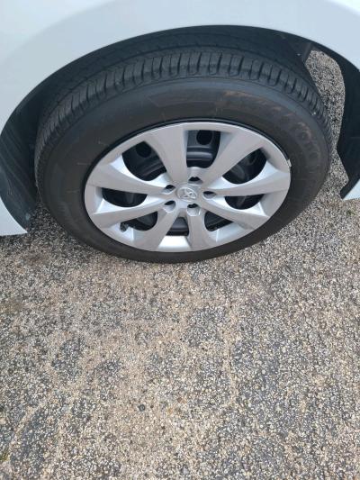 2025 Toyota Corola - Thumbnail 5