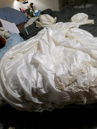 Wedding Dress - Thumbnail 4