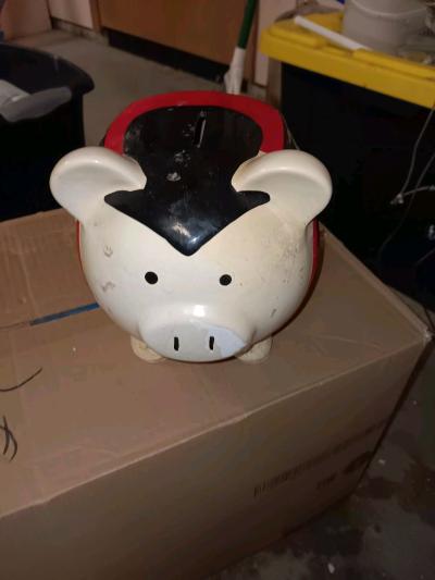 black white red piggy bank - Thumbnail 3
