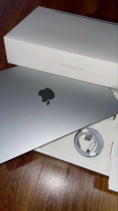 Apple MacBook  Elegant Powerful  Reliable - Thumbnail 7