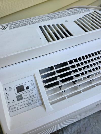 LG Adjustable Width Window Air Conditioner Unit - Thumbnail 2