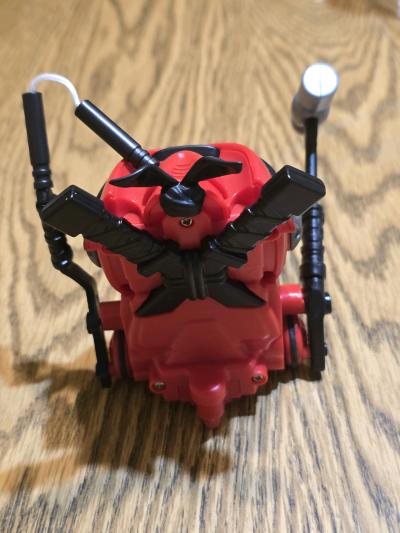 Red robot toy - Thumbnail 3