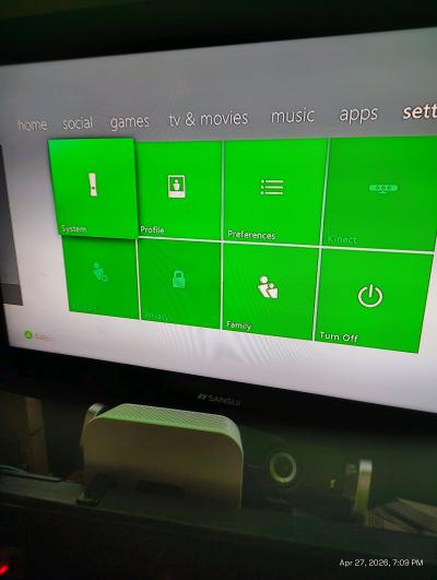 xbox 360 console cords 3 games two controllers 60gbharddrive - Thumbnail 3